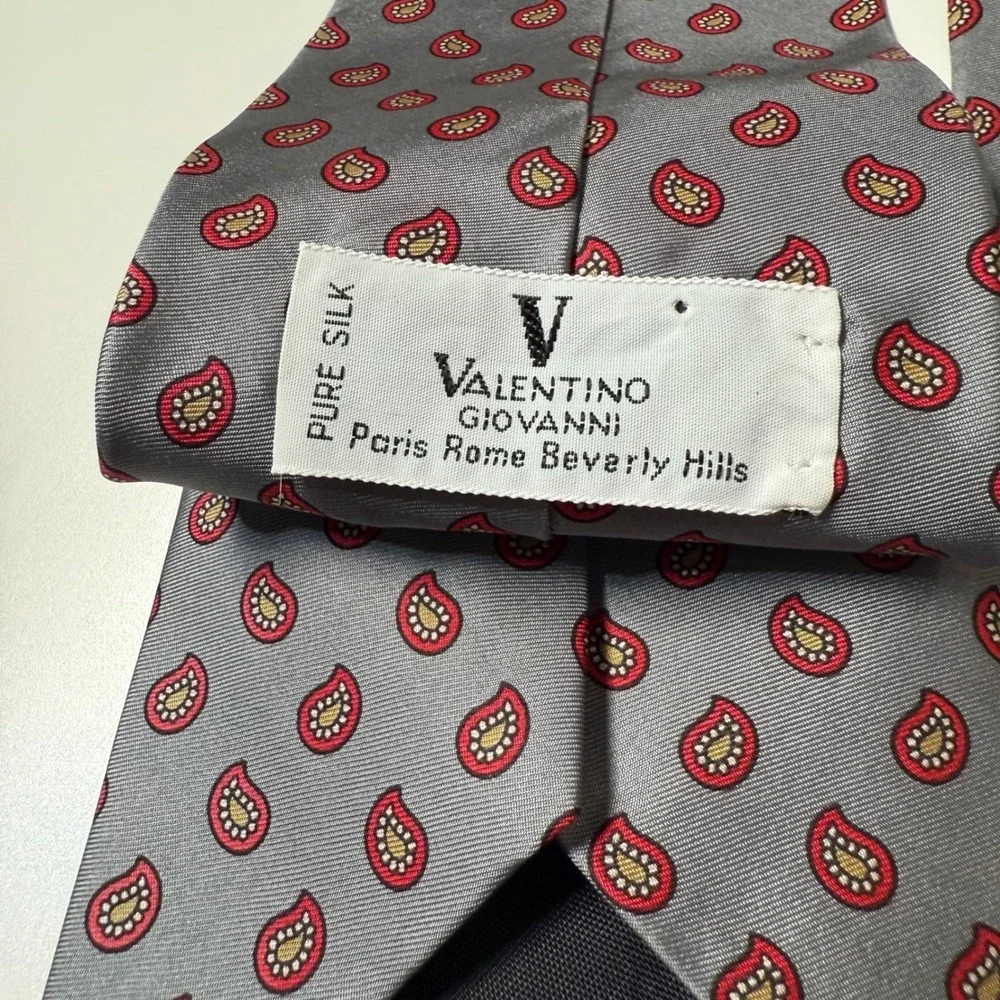 Valentino Giovanni Tie Mens OS Gray Red Paisley Silk Italian Luxury‎ Necktie